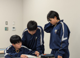 あさひ教室　中1年生3人　数学を教えあいっこ　かわいいです!
