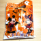 生徒にハロウィンのお菓子プレゼント！